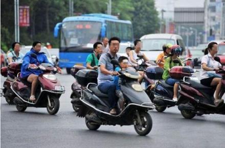 電動車“新國標(biāo)”的洗牌尬局：一個行業(yè)都在“超標(biāo)”