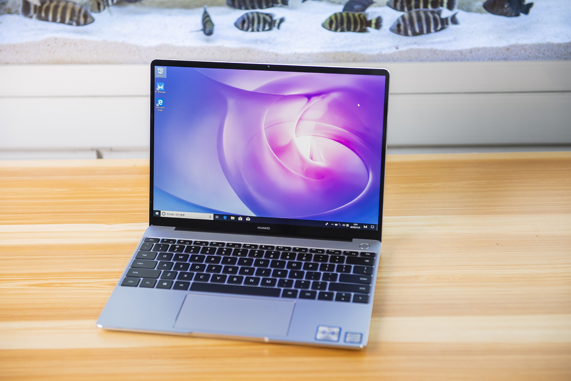 何需妥協(xié)MacBook Air？HUAWEI MateBook 13：您身邊的優(yōu)質(zhì)全面屏輕快本