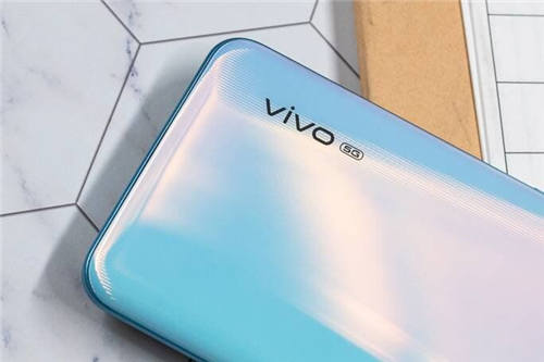 電池最大的5G手機(jī)：vivo Z6輕松解決游戲玩家的續(xù)航需求