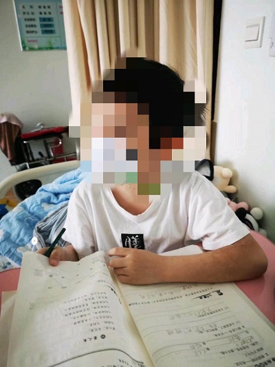 7歲孩男童身患重病擊，輕松籌上匯聚愛(ài)心幫助他重新看到希望