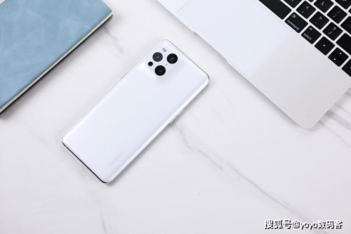 Find X3 Pro 10億色臻彩屏，持續(xù)占領(lǐng)“屏幕天花板”頭銜