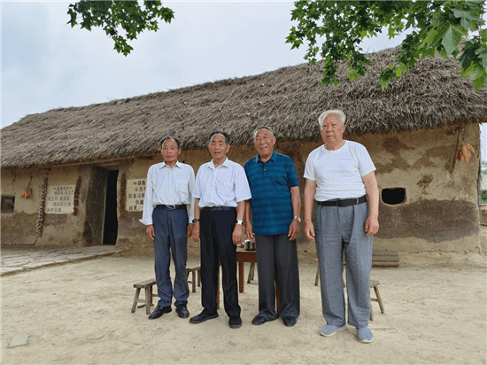 薇婭探訪安徽鳳陽小崗村，再次感受到中國農民的敢為人先