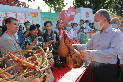 喜迎中國農(nóng)民豐收節(jié) “片多多”助力鄉(xiāng)村振興公益視頻大賽