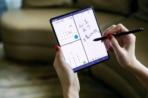 從容書寫 心系天下三星W22 5G專屬S Pen記錄靈感涌動時刻