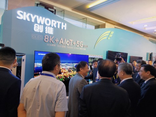 創(chuàng)維以8K+AIoT+5G重新定義電視發(fā)展方向，全球首臺8K AIoT 5G O