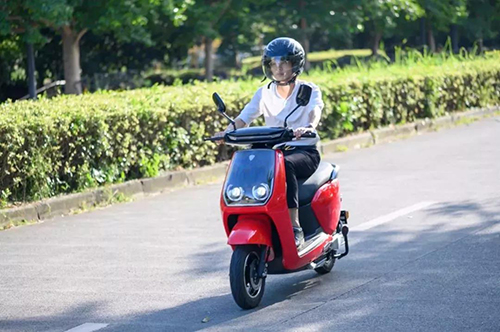 和立馬電動車圈圈一起，成為整條街上最靚的仔