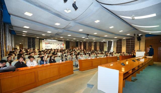 華為云高校行走進重慶郵電大學(xué)，推動新工科人才協(xié)同培養(yǎng)