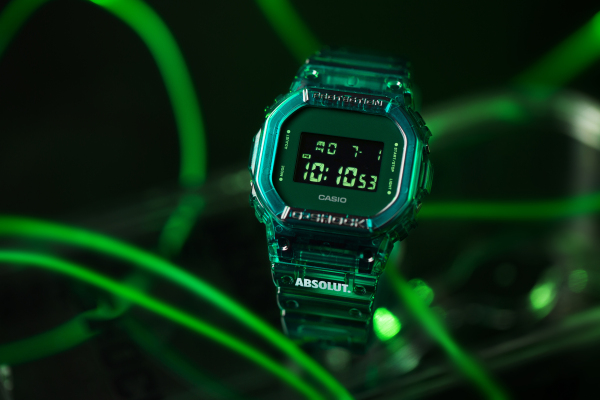 潮流入喉！G-SHOCK X ABSOLUT絕對伏特加聯(lián)名款破界來襲